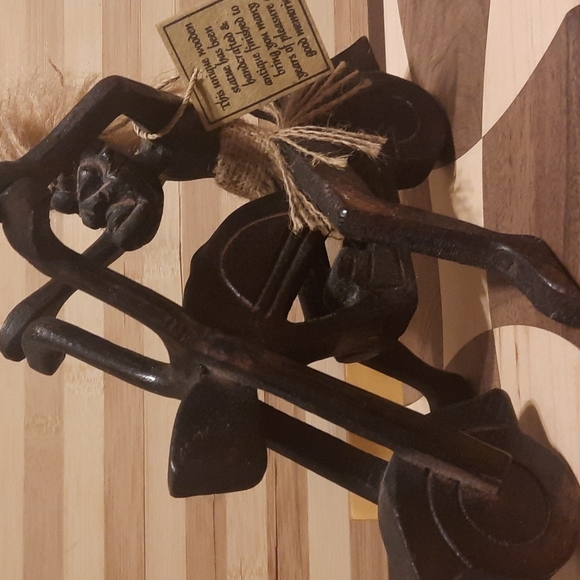 Wood native sculpture/motorcycle - Picture 5 of 5